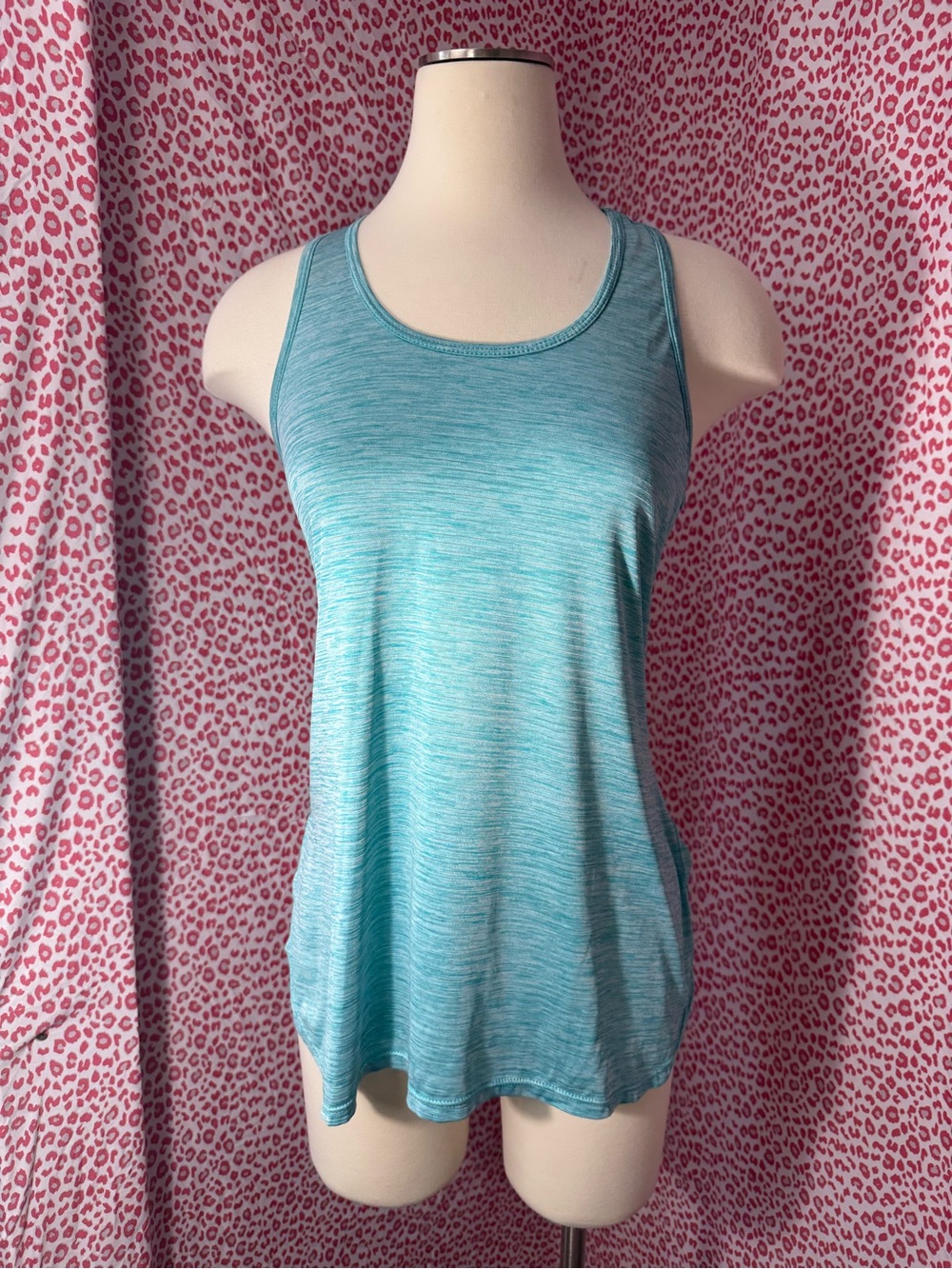3 Tank Tops - Picture 2 of 9